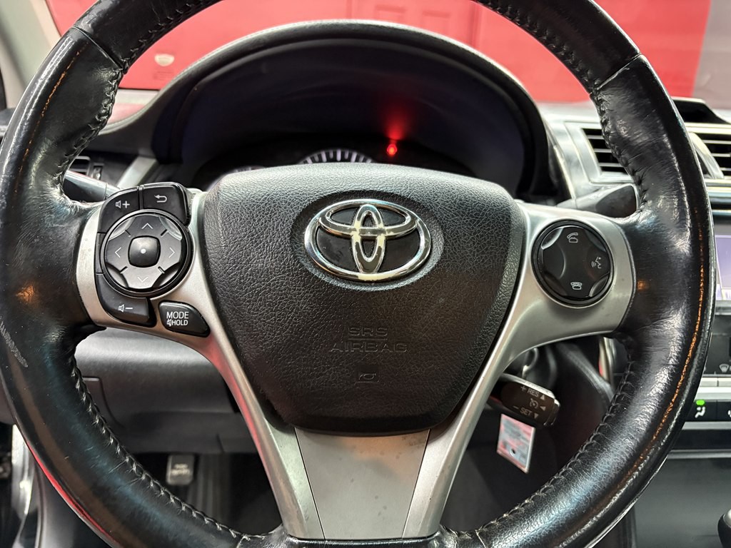 2014 Toyota Camry Image 15