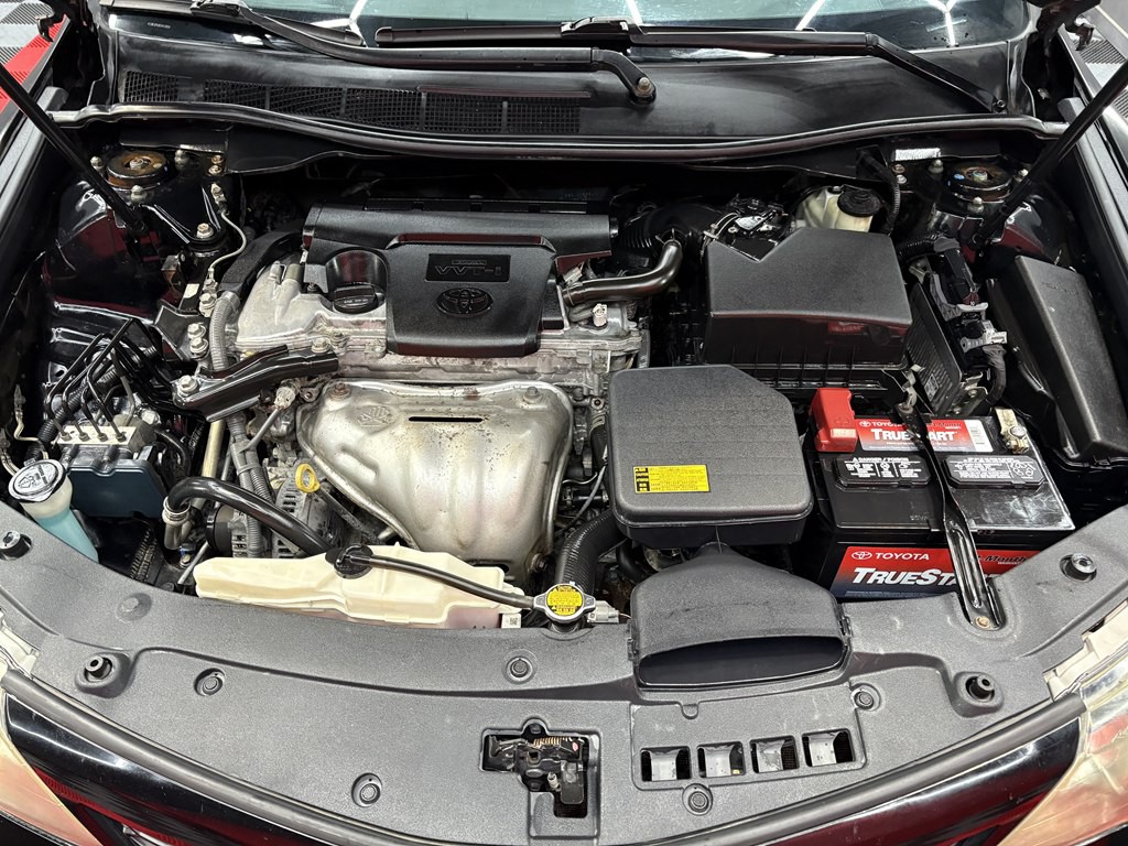 2014 Toyota Camry Image 19