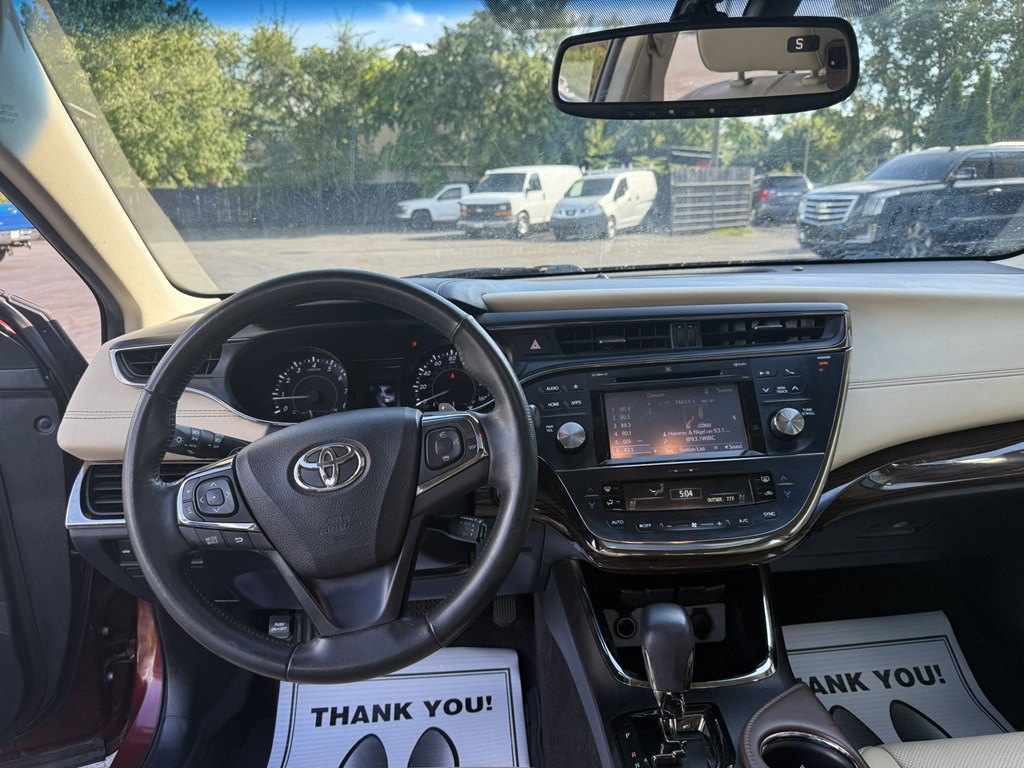 2015 Toyota Avalon Image 11