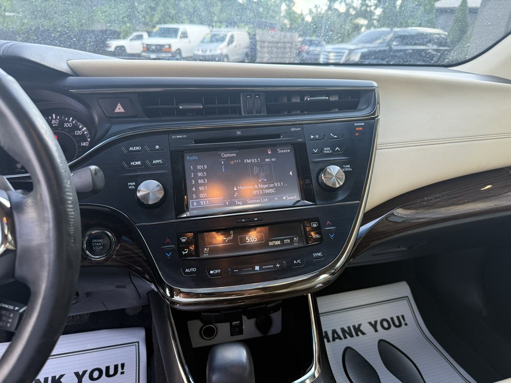 2015 Toyota Avalon Image 16