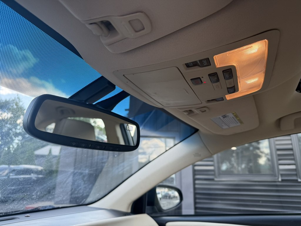 2015 Toyota Avalon Image 17