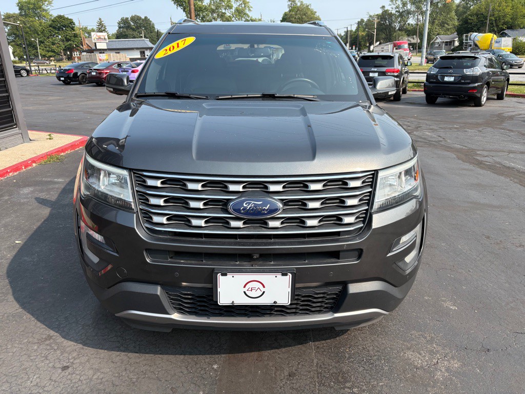 2017 Ford Explorer Image 2