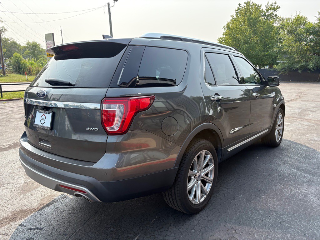 2017 Ford Explorer Image 4