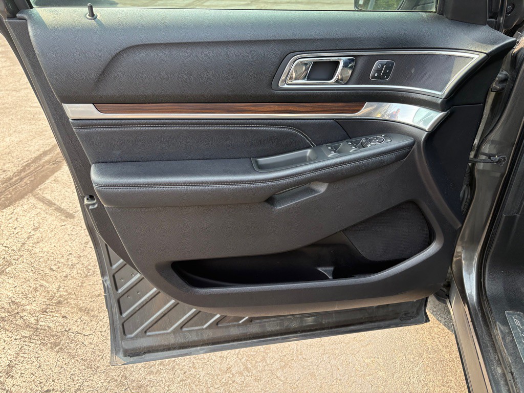 2017 Ford Explorer Image 7