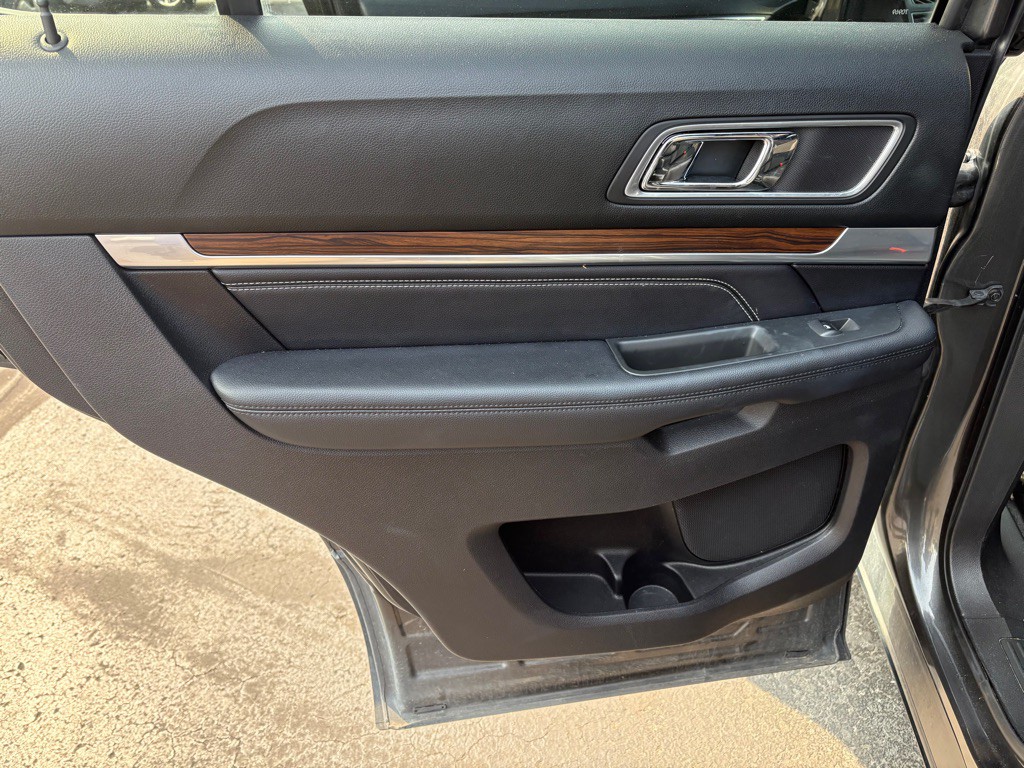 2017 Ford Explorer Image 10