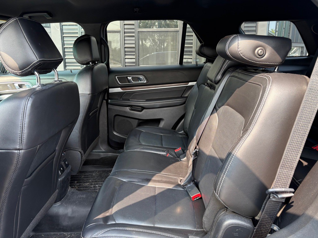 2017 Ford Explorer Image 11