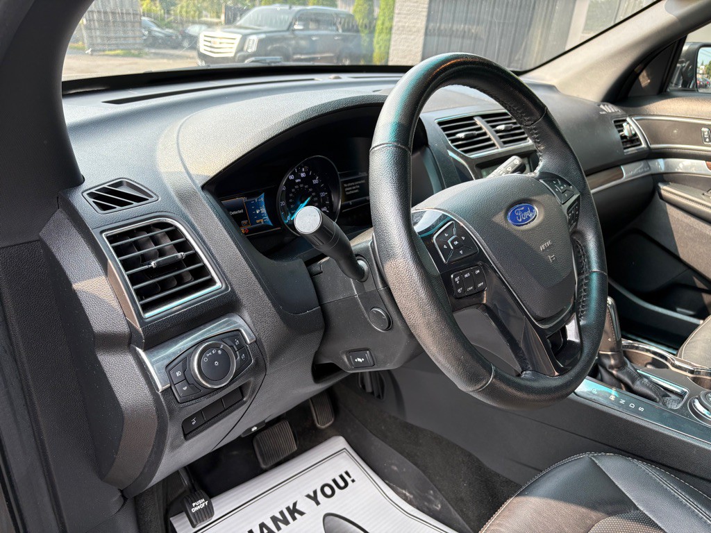 2017 Ford Explorer Image 14