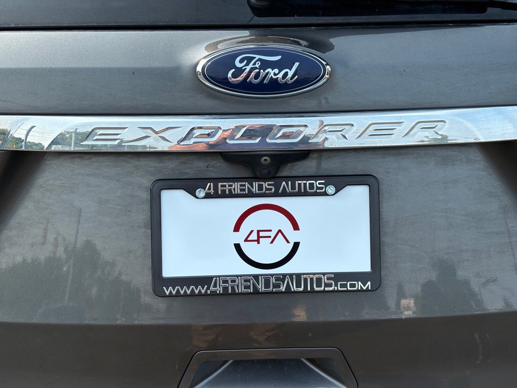 2017 Ford Explorer Image 24