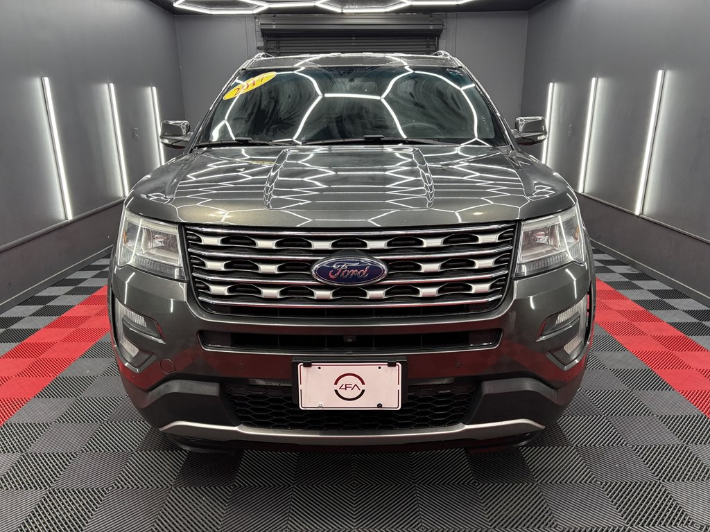 2017 Ford Explorer Image 2