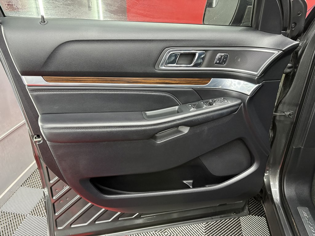 2017 Ford Explorer Image 7