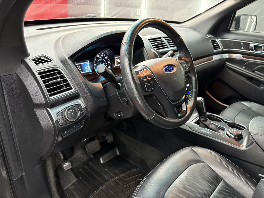2017 Ford Explorer Image 16
