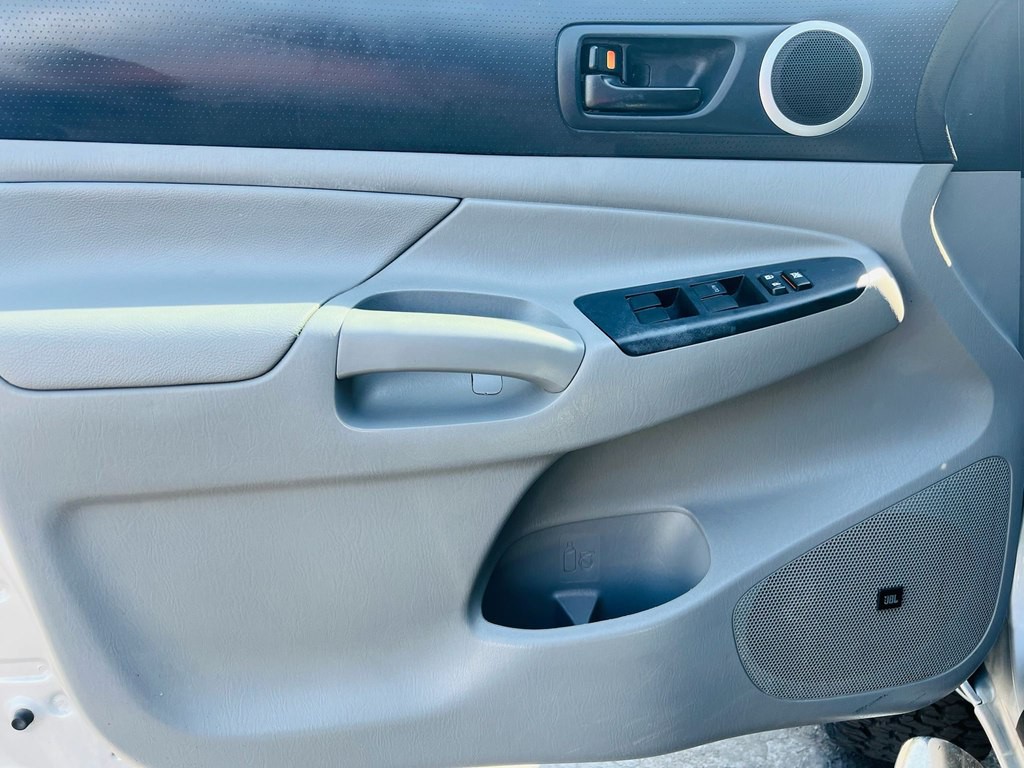 2012 Toyota Tacoma Image 8