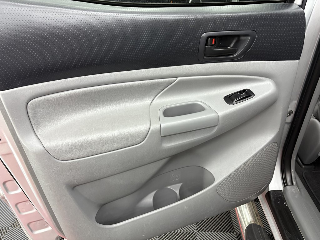 2012 Toyota Tacoma Image 8