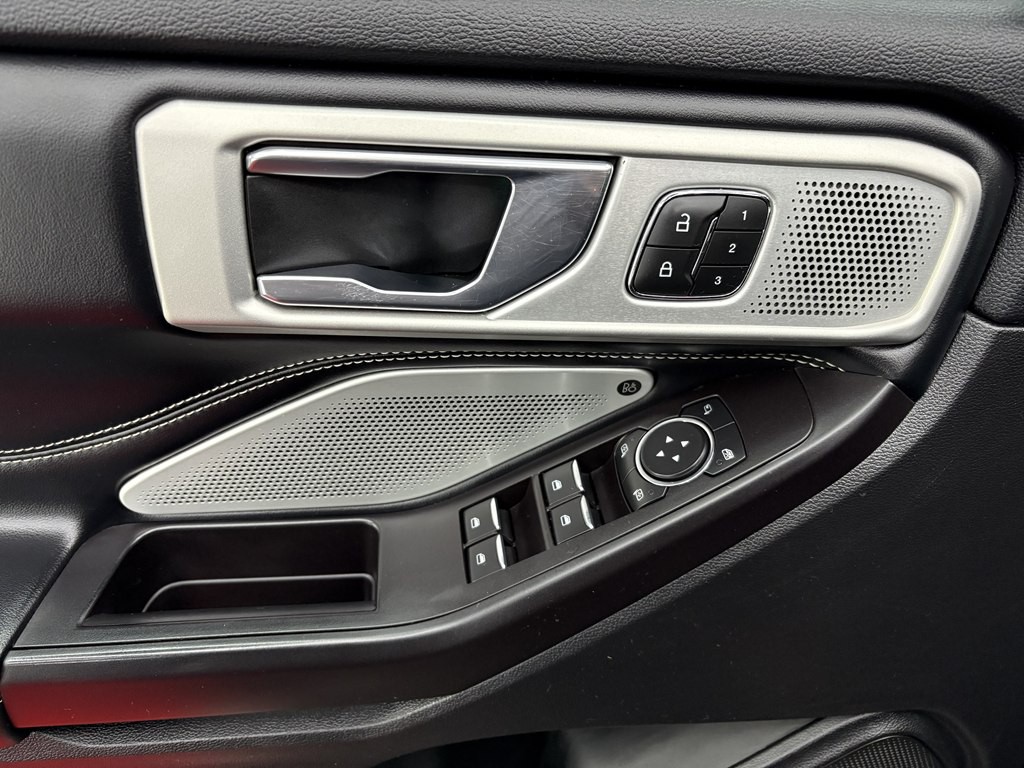 2020 Ford Explorer Image 9