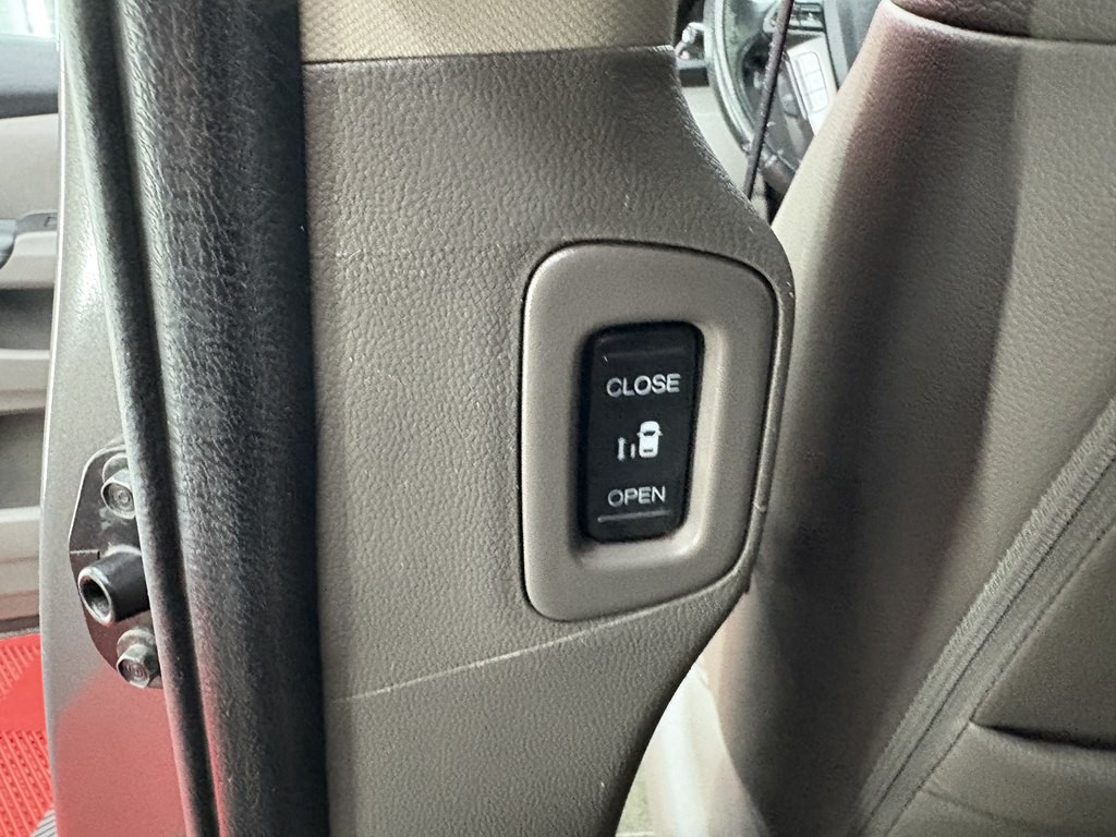 2014 Honda Odyssey Image 13