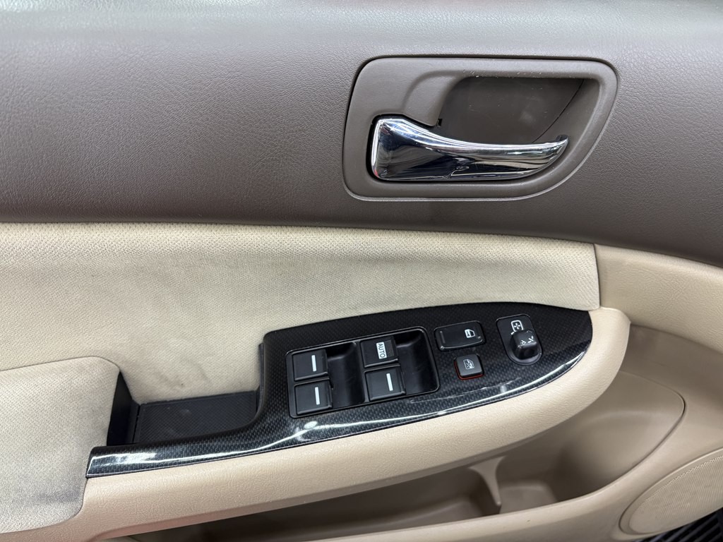 2006 Honda Accord Image 8