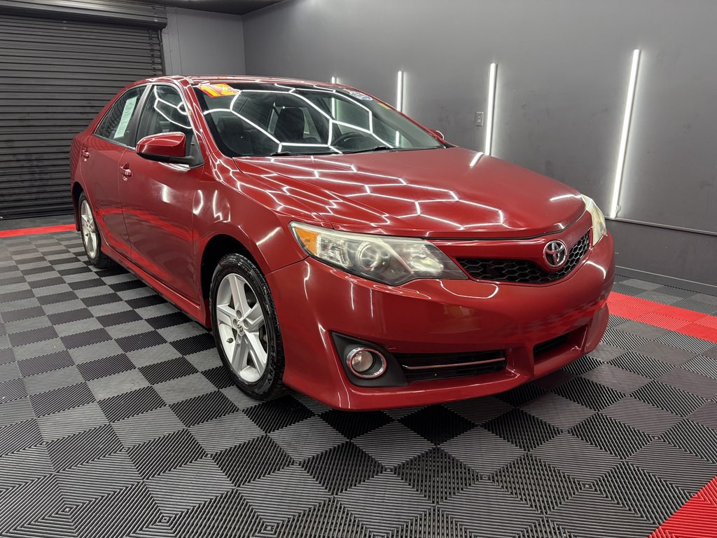 2012 Toyota Camry Image 3
