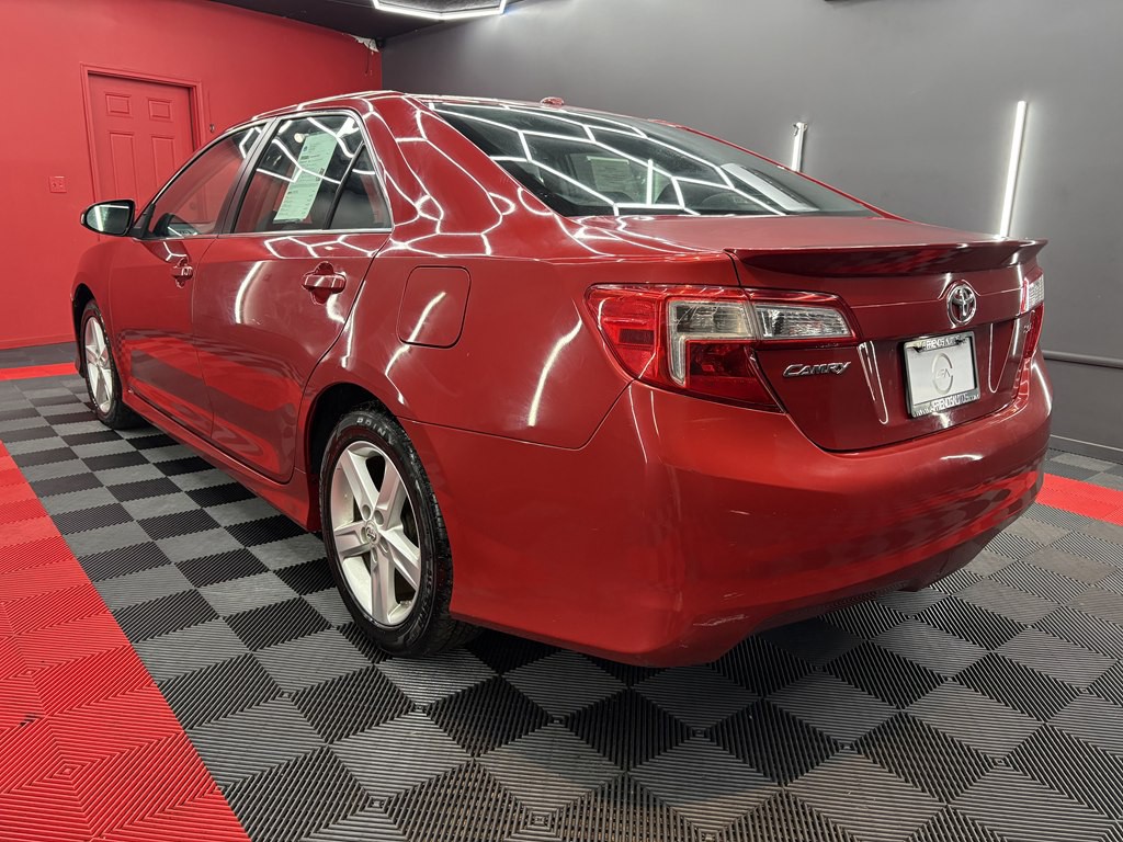 2012 Toyota Camry Image 6
