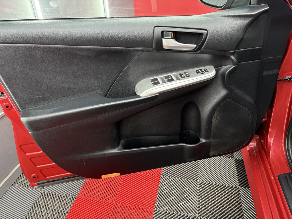 2012 Toyota Camry Image 7