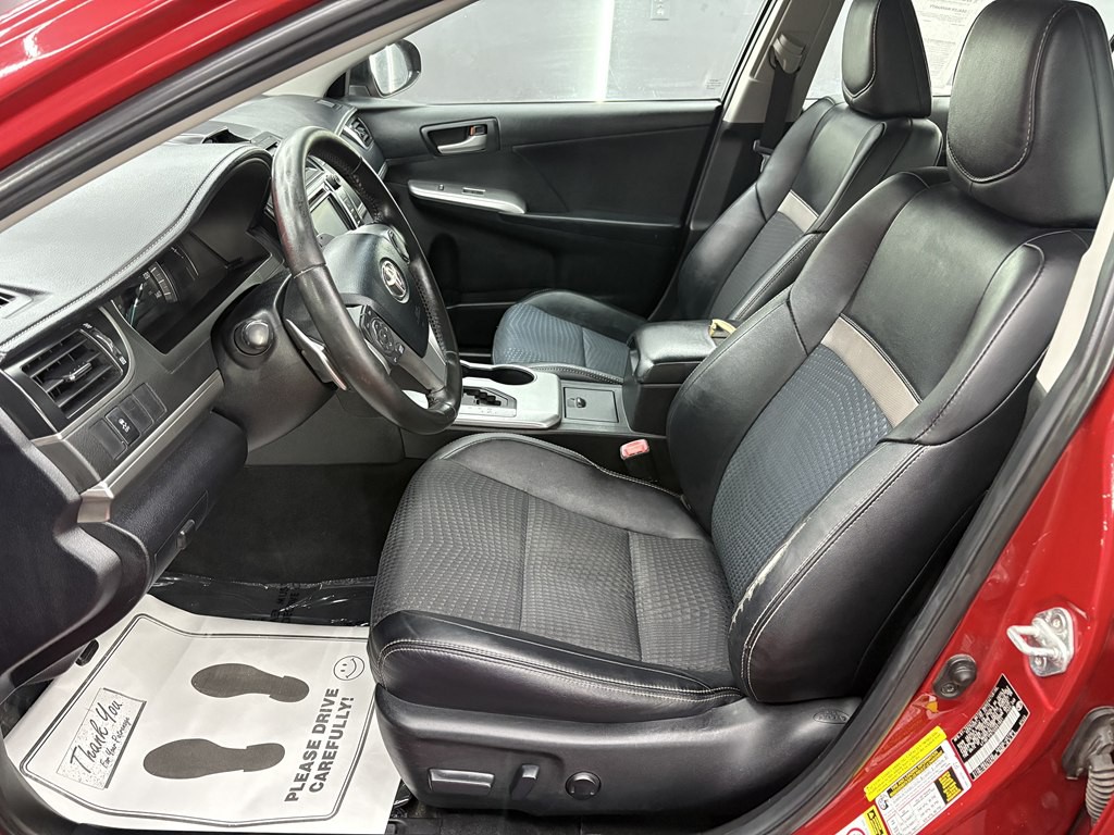 2012 Toyota Camry Image 8