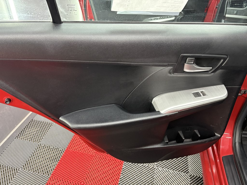 2012 Toyota Camry Image 9