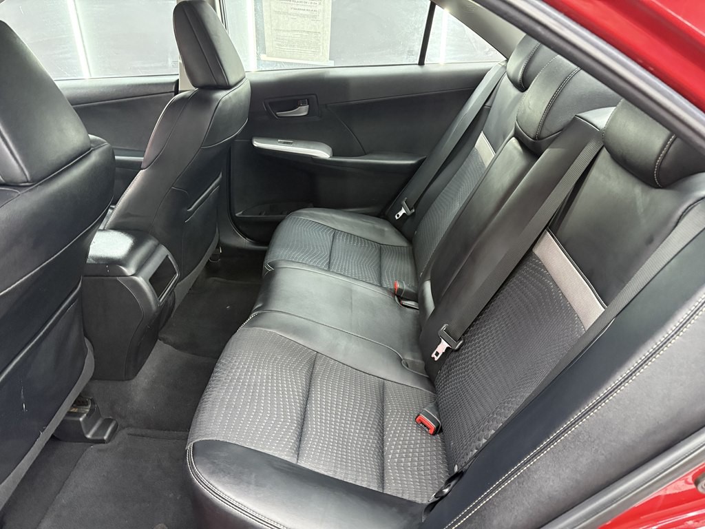 2012 Toyota Camry Image 10