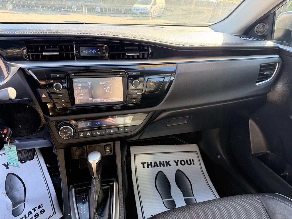 2015 Toyota Corolla Image 13