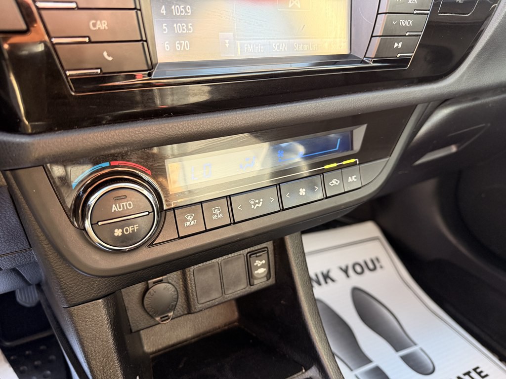 2015 Toyota Corolla Image 15