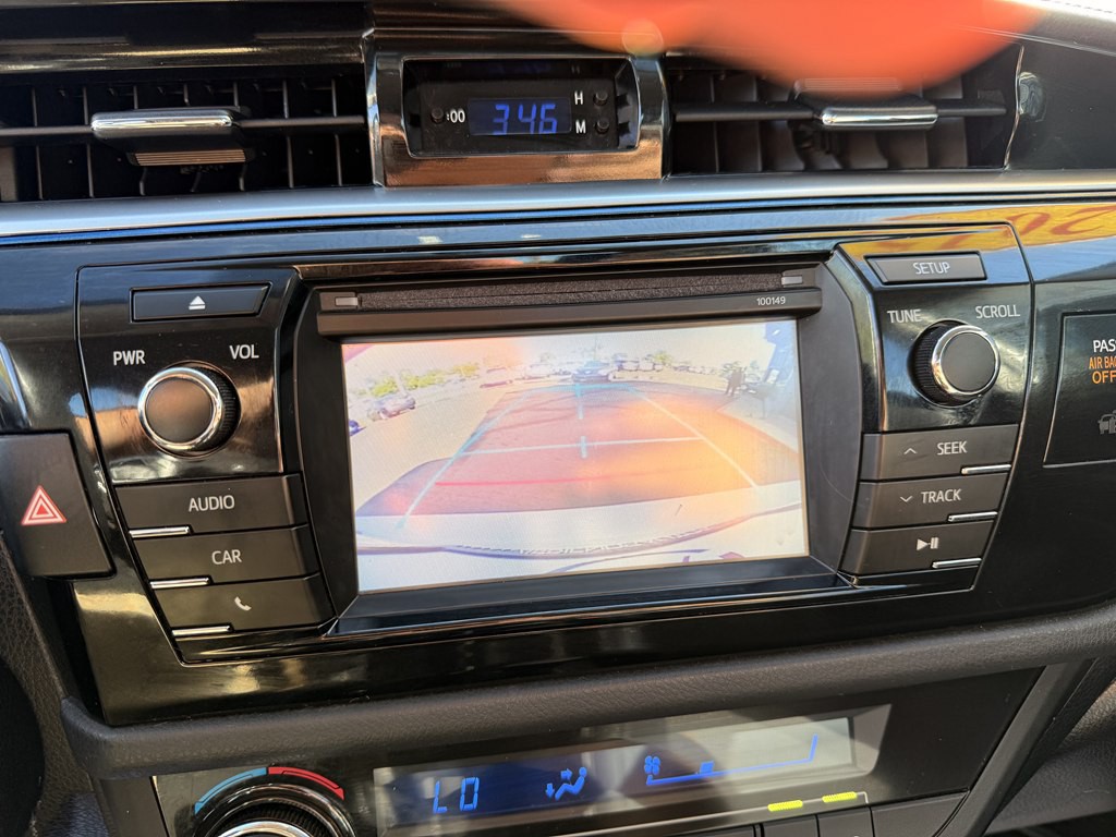 2015 Toyota Corolla Image 16