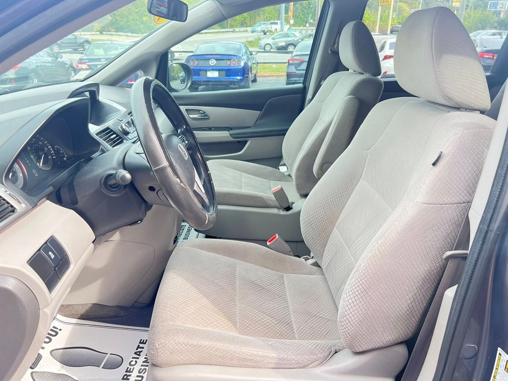 2016 Honda Odyssey Image 8