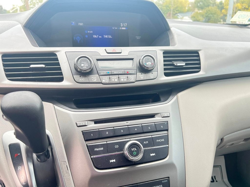 2016 Honda Odyssey Image 16