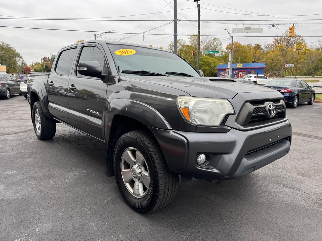 2015 Toyota Tacoma Image 2