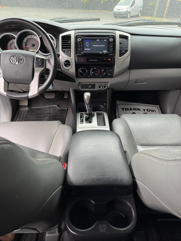 2015 Toyota Tacoma Image 10