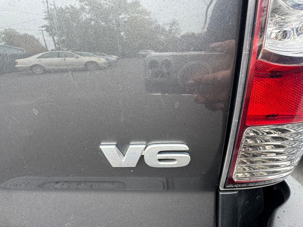 2015 Toyota Tacoma Image 19