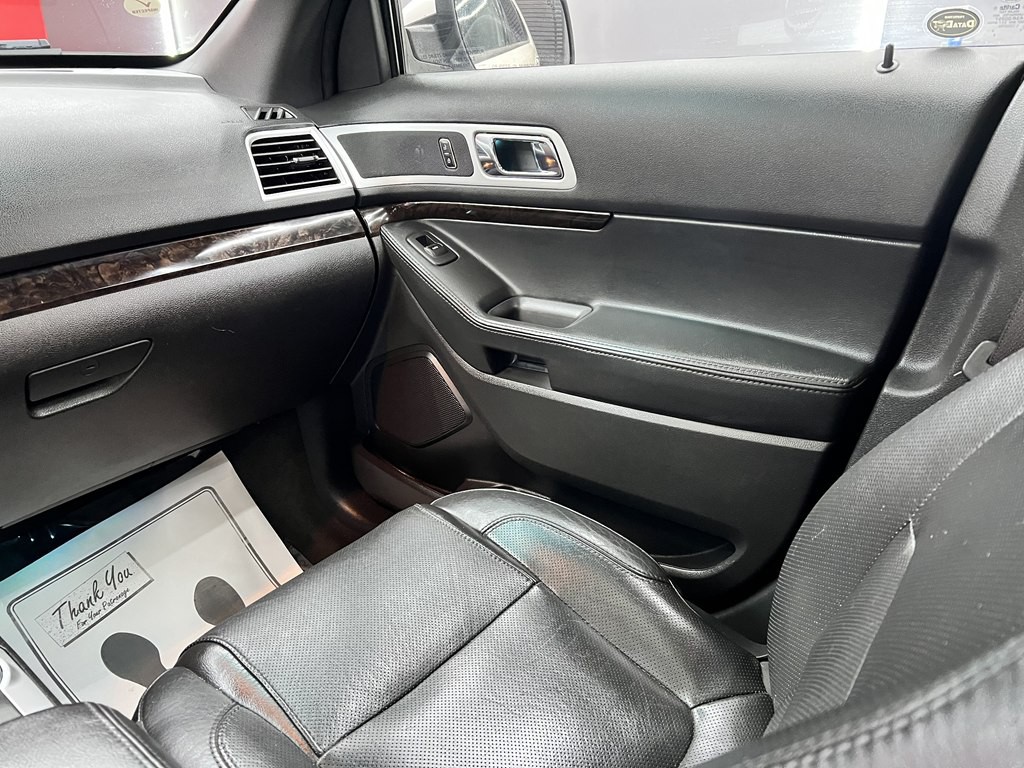 2013 Ford Explorer Image 16