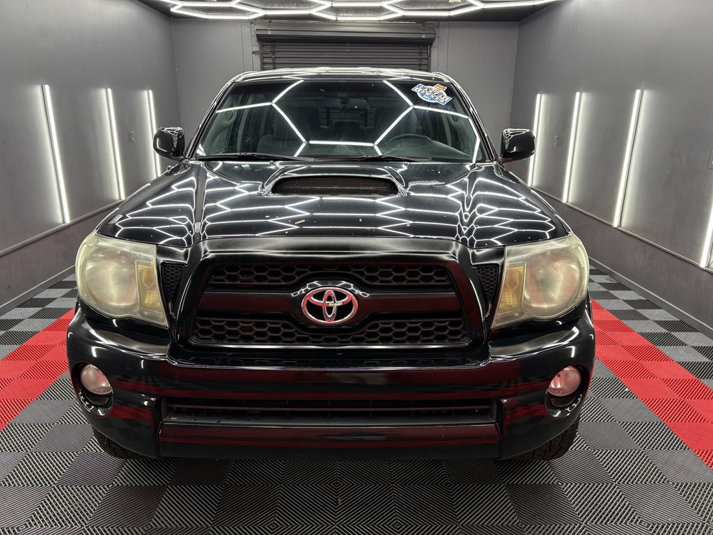 2011 Toyota Tacoma Image 2