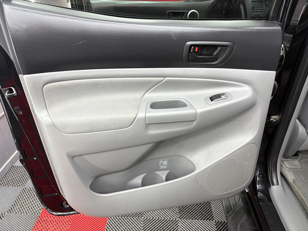 2011 Toyota Tacoma Image 9