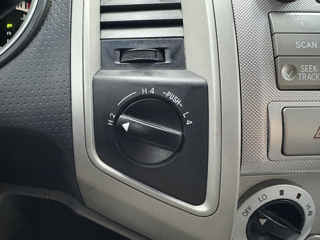 2011 Toyota Tacoma Image 17