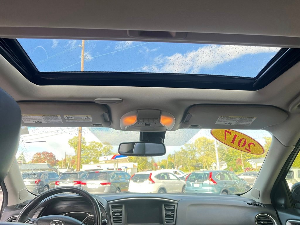 2017 INFINITI QX60 Image 9