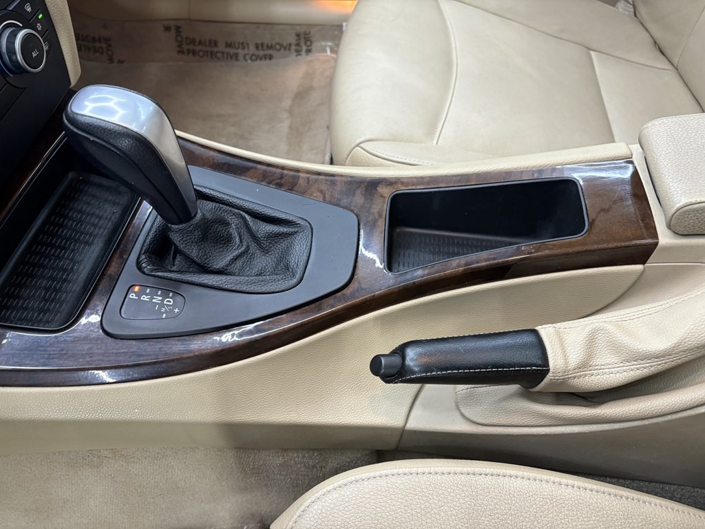 2011 BMW 3 Series Image 18