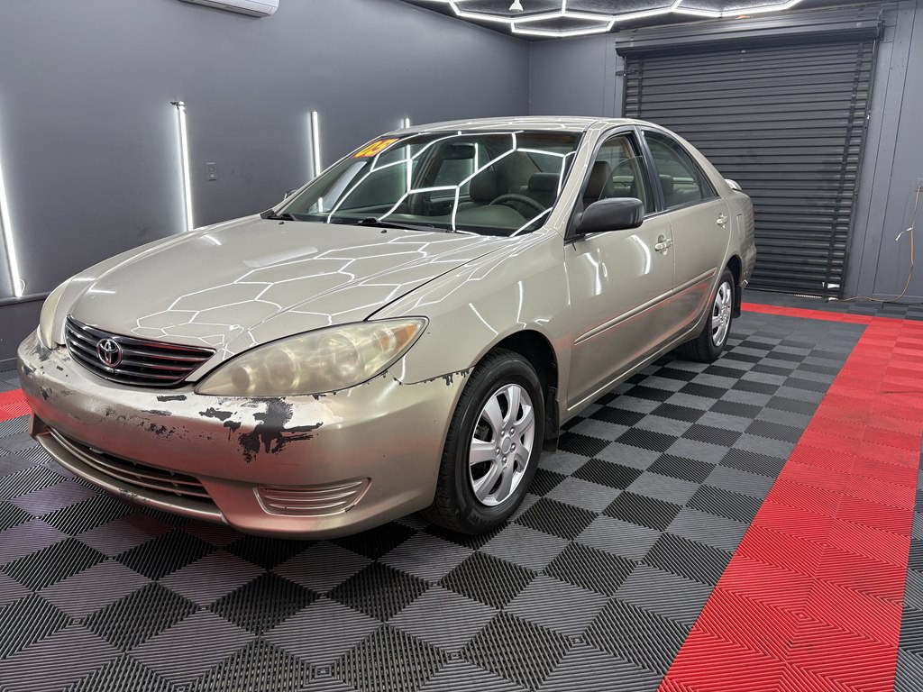 2005 Toyota Camry Image 1
