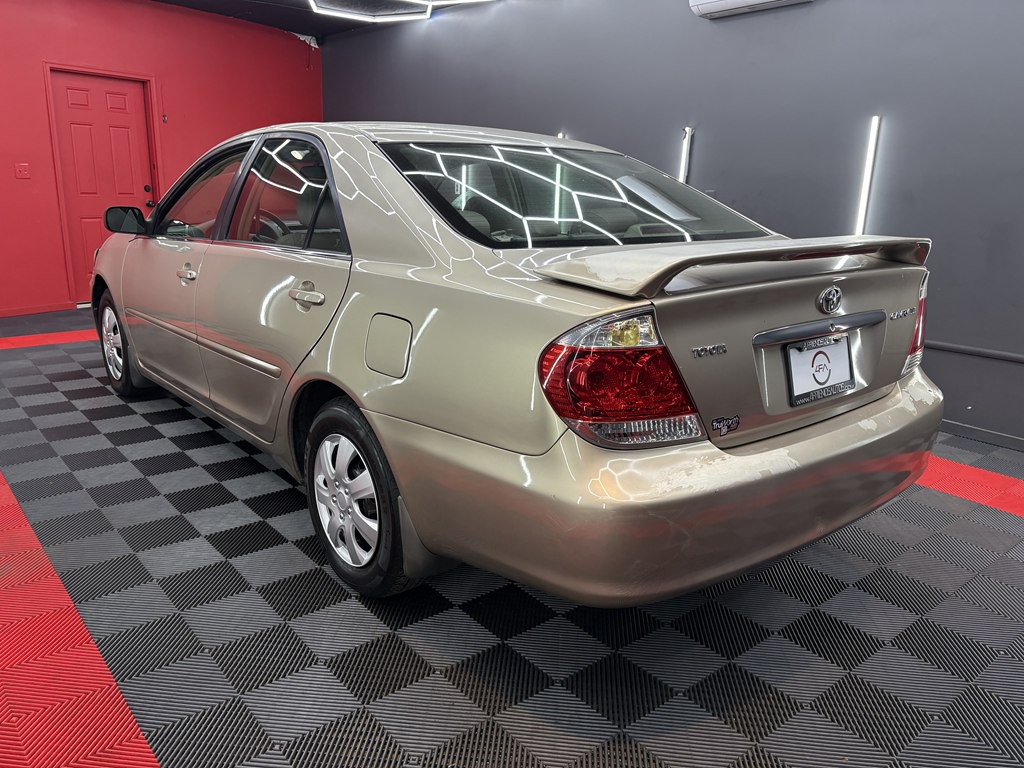 2005 Toyota Camry Image 6