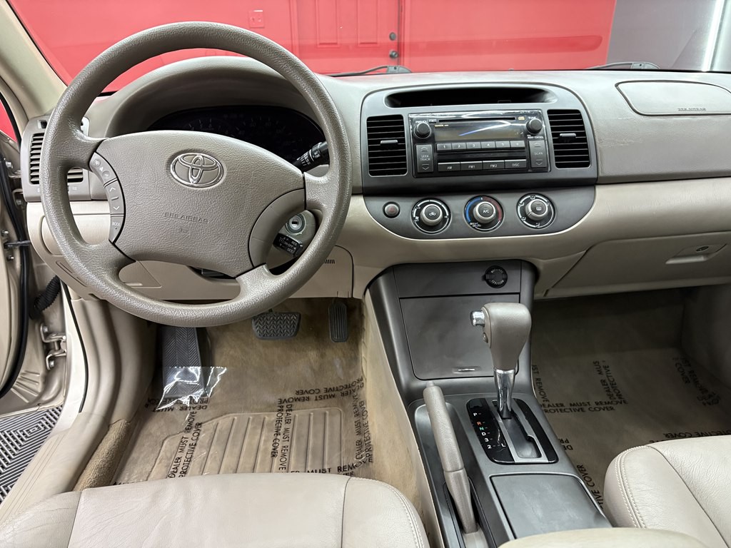 2005 Toyota Camry Image 10