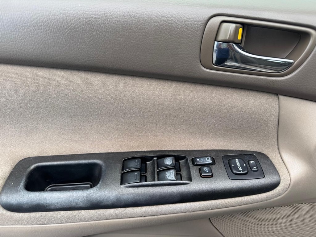 2005 Toyota Camry Image 7