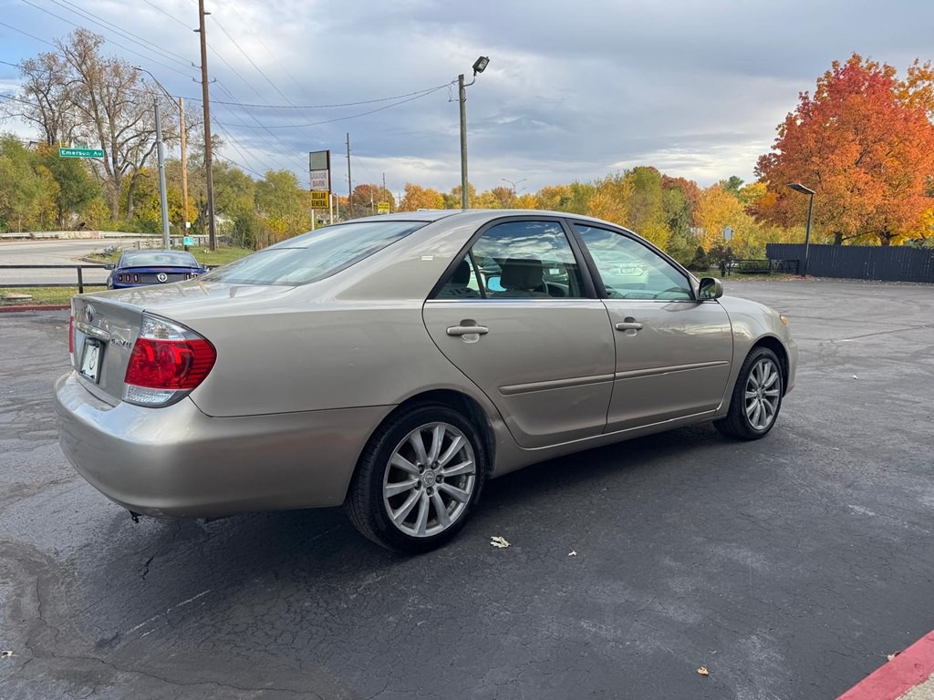 2005 Toyota Camry Image 6