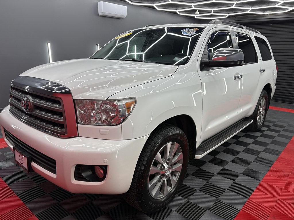 2017 Toyota Sequoia Image 1