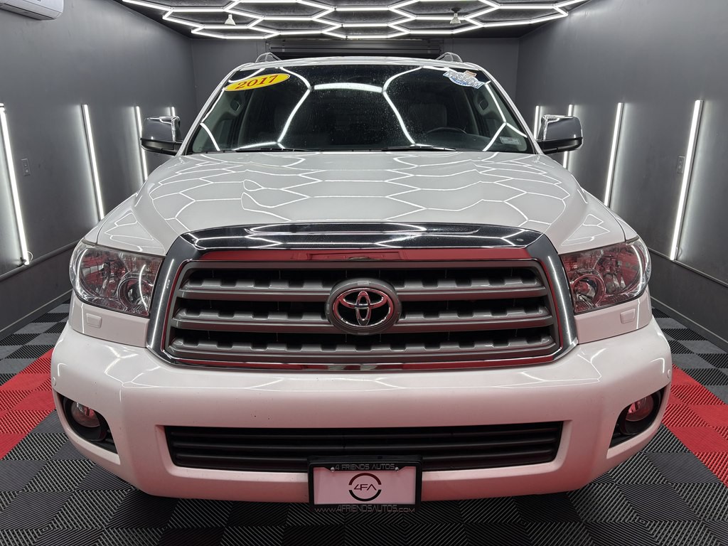 2017 Toyota Sequoia Image 2