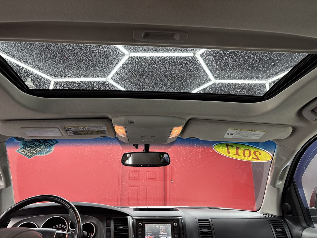 2017 Toyota Sequoia Image 14