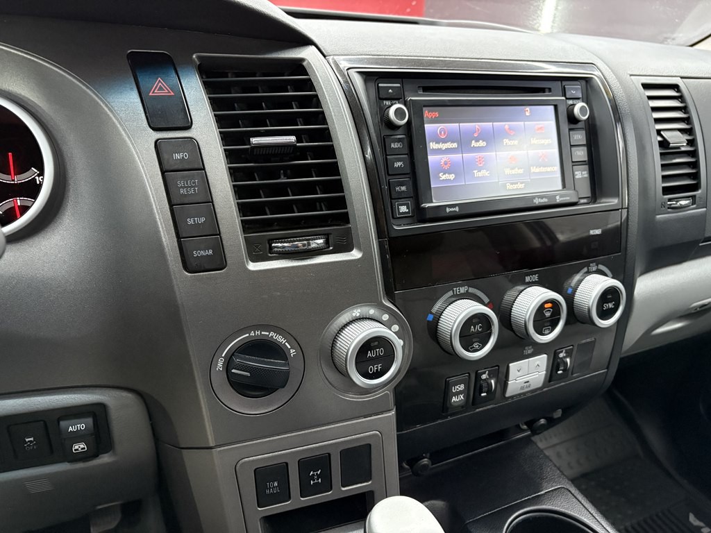 2017 Toyota Sequoia Image 29