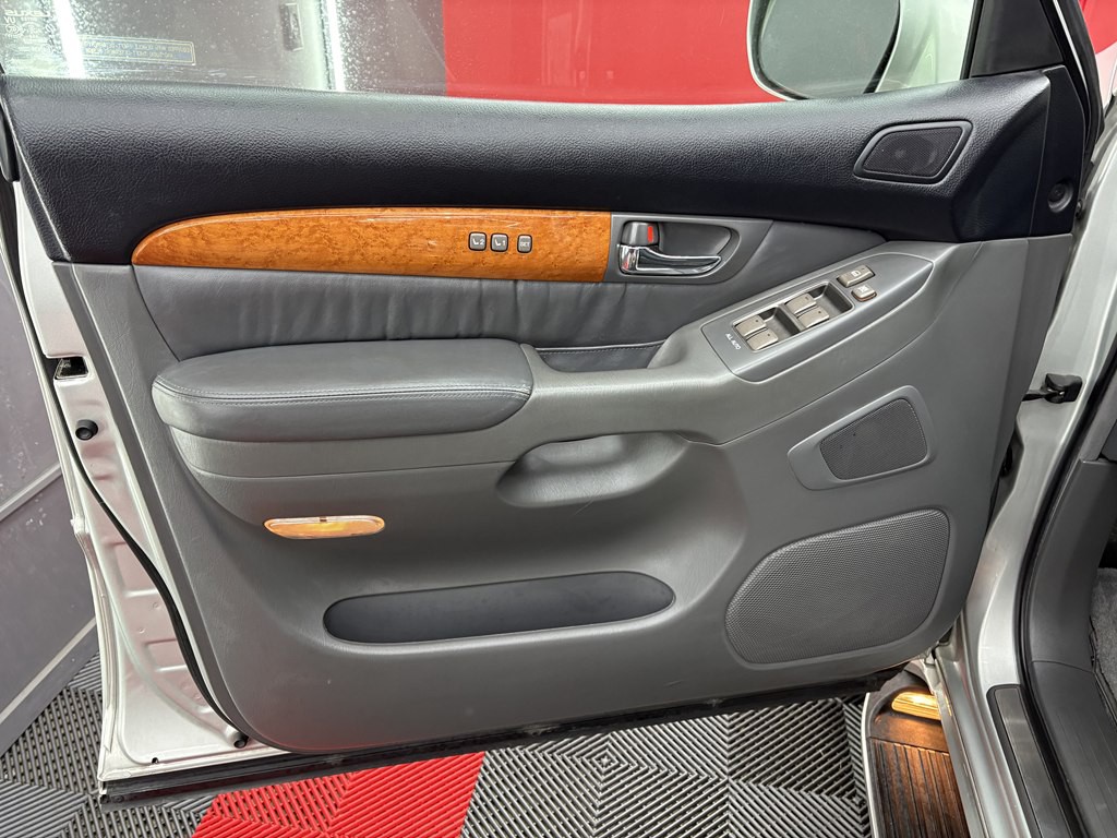 2004 Lexus GX Image 7